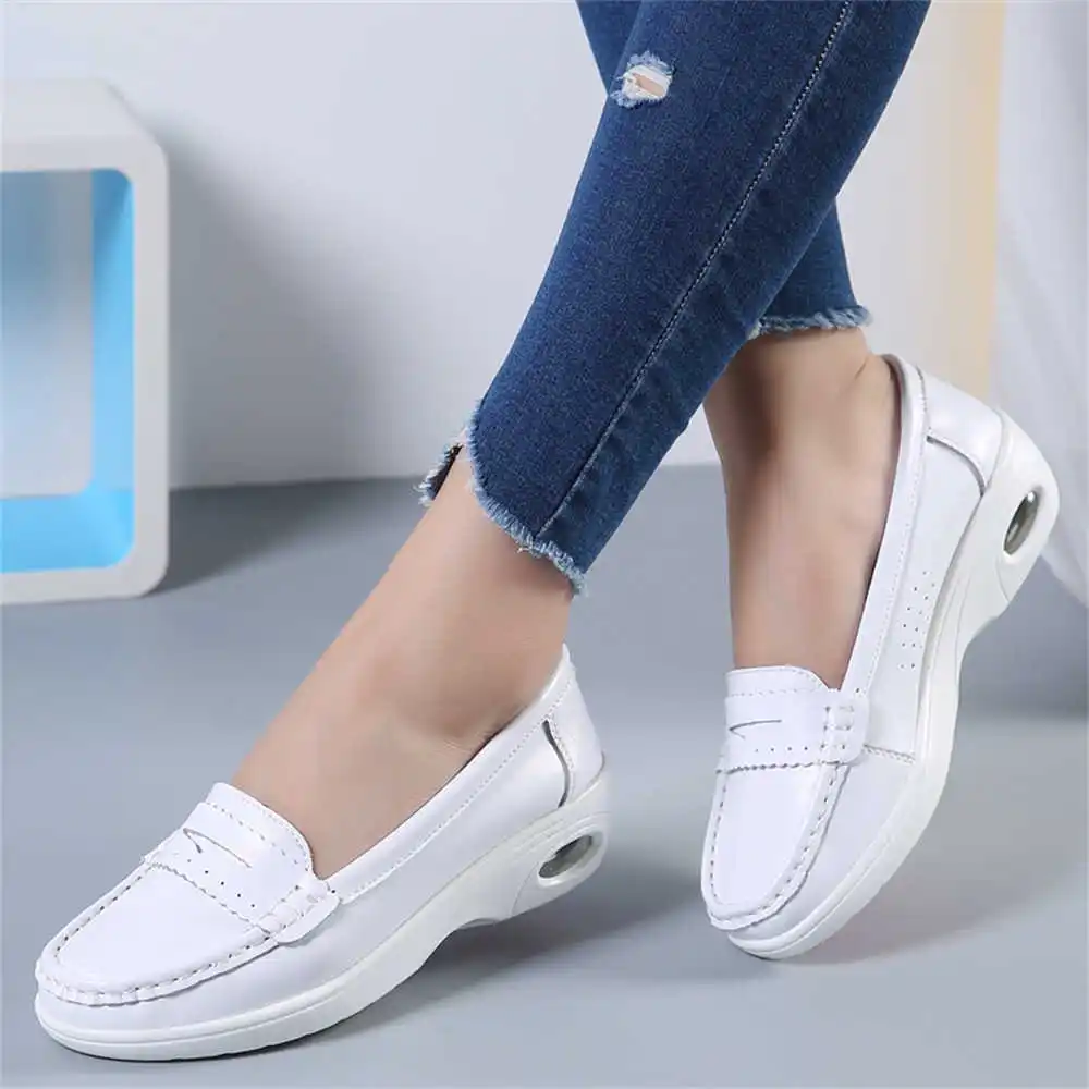 Thick Sole Slipon White Traine - Wedding Supply Resale avaliação e preço